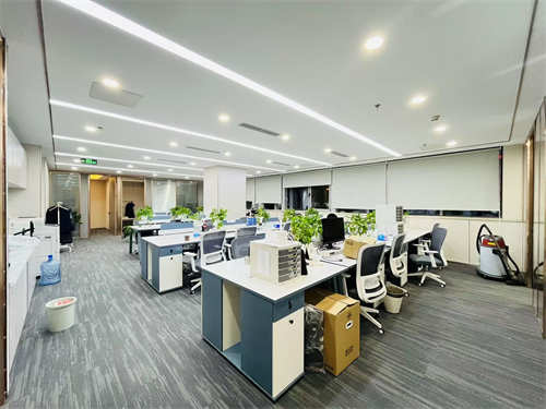 通用国际中心 325㎡办公室 3.2元/平米/天