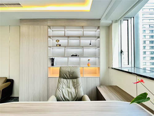 通用国际中心 558㎡办公室 3.2元/平米/天